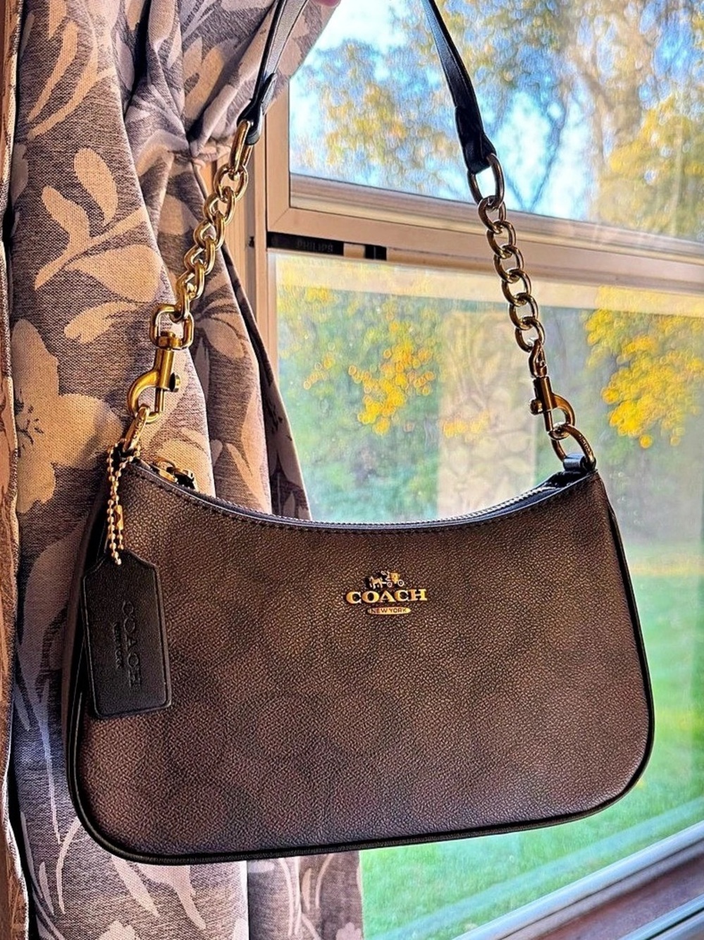Coach Teri Shoulder Bag In Signature Canvas Brown Shoulder Bag Gold-Tone Chain